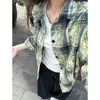 Elegante y moderna nueva camisa de manga larga a cuadros tie-dye color verde aguacate estilo japonés minimalista para hombres y mujeres