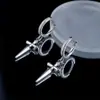 Brincos de cruz de zircônia para homens, modernos e versáteis para o dia a dia, acessórios simples e únicos da moda de luxo leve de alta qualidade para mulheres