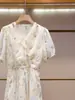 Vestido de Verano Nuevo Estilo Francés Fresco y Moderno con Cintura Marcada, Estampado Floral, Manga Corta y Cuello en V para Mujer de Gama Alta de Shenzhen Nanyou