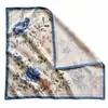 Pañuelo cuadrado de seda de morera con estampado digital a una cara y parte trasera translúcida, pañuelo de seda hecho a medida por el fabricante de origen, disponible para producción de muestras basada en los diseños proporcionados