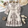 Nuevo Estilo Primavera y Otoño 2026 Vestido Largo para Niña Grande de Estilo Bohemio de Alta Gama, con Cinturón a la Cintura y Diseño Estampado