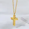 Accesorios de Collar con Colgante de Cruz de Acero de Titanio y Circonita Europeos y Americanos para Mujer, Lujo Ligero, Acero Inoxidable de Alta Gama, Cadena para Clavícula que No se Desvanece