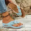 Chinelos plus size transfronteiriços sapatos femininos 2026 nova moda flor salto plataforma chinelos femininos linha de carro retrô 36-45