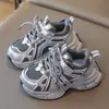 Zapatos de Papá Transpirables de Malla para Niños Primavera/Otoño 2026 Zapatos Deportivos Unisex para Niños Ligeros Antideslizantes con Velcro Zapatos para Correr
