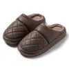 Pantuflas de algodón impermeables de cuero PU para hombre en invierno, pantuflas cálidas de EVA para interior, anticongelantes y antideslizantes, adecuadas para usar en exteriores, pantuflas de pareja para mujer en invierno
