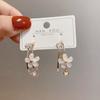 Corea del Sur Nueva Moda Simple Flor Arete Aretes Mori Chica Dulce Pétalo Elegante Super Hada Aretes