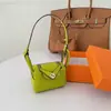 Mini Bolso Lindy Bolso con Cadena Colgante Lindo Adorno para Coche Llavero Colgante Creativo Bolso para Auriculares Bluetooth N