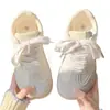 Zapatillas de Primavera de Alto Valor Estético para Mujer 2026 Nuevos Zapatos Individuales Versátiles Estilo Ins para Niñas Zapatos Blancos de Suela Gruesa Zapatos de Entrenamiento Alemanes