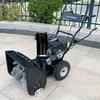 Limpador de Neve Completo com Engrenagens de 18 HP com Controle Remoto, Função de Esteira, Limpeza de Neve, Lançamento de Neve, Máquina de Pá Empurrada, Pequeno Limpador de Neve para Sentar