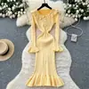 Vestido Retrô Francês com Gola Boneca e Manga Sino Slim para Mulheres Outono Cintura Afinando Visual Elegante Saia de Tricô Franzida