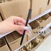 Pincel Pequeno para Sombra de Cabelo de Cabra com Ponta Plana para Detalhes e Profundidade, Adequado para Pálpebras Inferiores e Iluminação, Cabelo Animal