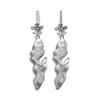 Nuevos Pendientes de Gancho Florales Dorados Minimalistas Estilo Chino, Pendientes de Moda, Únicos y Elegantes con un Toque de Nicho y Gama Alta para Mujer