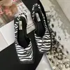 Sandalias de Punta Cerrada Estilo Verano 2026 para Mujer, Zapatos de Abuela de Punta Cuadrada, Mocasines Perezosos sin Cordones, Sandalias para Mujer al por Mayor
