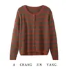 Cardigan de Tricô Algodão Novo Outono/Inverno 2025 Gola Redonda Manga Longa Feminino Blocos de Cor Listrado Solto Versátil Top Jaqueta