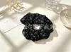 Scrunchies de Tela Estilo Vintage al por Mayor, Cintas para el Cabello Coreanas con Bordado Floral a Cuadros, Suministro para Tiendas de Accesorios, Directo de Fábrica