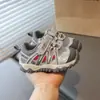 Nuevos Zapatos para Bebé y Niño Pequeño Otoño 2026, Parte Superior de Cuero, Zapatillas Deportivas para Niños, Suela Suave, Zapatos de Interior para Niñas, Venta al por Mayor