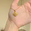 Collar de Acero de Titanio con Trébol de Cuatro Hojas Cepillado Alto Valor Personalidad Lujo Ligero Tendencia de Moda Diseño Collar Nuevo Estilo 2026