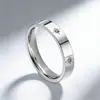 Anel Estrela de Oito Pontas em Aço Titânio para Mulheres e Homens, Anéis de Casal Cravejados com Diamantes, Anéis Transfronteiriços Europeus e Americanos, Acessórios de Joias da Moda de Alta Qualidade