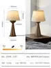 Nova luminária de mesa simples e elegante em estilo vintage para sala de estar e escritório, luminária de cabeceira de madeira maciça para uma atmosfera aconchegante no quarto