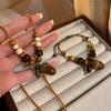 Novo colar com pingente de fruta seca retrô chinês para mulheres, corrente de clavícula simples e versátil com contas, pulseira, novos acessórios de outono e inverno