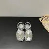 Zapatos de Princesa para Niñas 2026 Verano Nuevo Estilo Sandalias Súper Brillantes con Decoración de Mariposa y Velcro Lindos Zapatos para Bebés y Niños