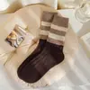 Meias listradas, meias femininas de cano médio, estilo outono/inverno, versáteis para todas as estações, quentes, grossas e adequadas para esportes