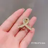 Moda Nueva Primavera 2025 Pinza para el Cabello con Forma de Pez Dorado de Aleación de Zinc Proceso de Galvanoplastia Pinza para el Cabello de Yiwu Accesorio para el Cabello de Mujer