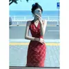 Vestido Colete sem Manga Xadrez Vermelho Estilo Francês para Mulheres, Novo Estilo de Verão, Marcação na Cintura, Emagrecimento, Longo que Molda o Quadril