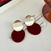 Pendientes de Disco Asimétricos Rojos Ankora, Tachuelas de Terciopelo Novedosas y Únicas, Nuevos Pendientes de Alta Gama Más Vendidos 2026