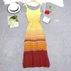 Fornecimento de Roupas Femininas Transfronteiriço Vestido de Malha Listrado Gradiente Retro Francês Vestido de Alça Sem Manga Modelagem Justa Cintura Marcada Vestido Longo
