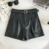 Shorts de couro PU femininos 2026 outono e inverno novo design senso retrô versátil cintura alta modelador peça externa calça de bota com cinto