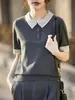 Elegante blusa de tricô com gola polo color block de manga curta para mulheres, novo modelo 2026, camiseta fina de tricô de lã