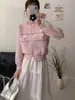 Cardigan de Tricô Estilo Coreano Macio e Ceroso com Flor Estereoscópica de Veludo Imitação de Visão para Mulheres Outono e Inverno 2025 Nova Jaqueta Suéter Estilo Doce