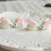 Resina tridimensional pequeño conejo blanco lindo Conejo de Jade diy accesorios para joyería tocado de niña pequeña materiales hechos a mano fabricantes