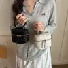 2026 Nova Bolsa de Mão/Ombro/Transversal Tendência Bordada Caixa Moda Grande Capacidade Estilosa Padrão Diamante Corrente para Mulheres