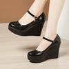 Zapatos de Resorte con Hebilla de Tacón de Cuña 2025 Nuevos Plataforma Impermeable de Suela Gruesa Zapatos de Pasarela Charol Boca Baja Zapatos de Trabajo
