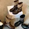 Botas de piel suave con textura de cuero de vaca, punta redonda para mujer con hebilla de cinturón, tacón grueso, estilo británico vintage, botas Martin adelgazantes, botas western