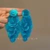 Aretes de Flor Azul en Tela de Aguja Plateada, Lujo Ligero, Moda de Alta Gama, Temperamento Elegante, Estilo Festivo, Aretes Versátiles de Nicho