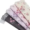 Ropa de Flores Día de San Valentín Estilo Nuevo con el Nombre del Amor Papel de Regalo Floral Retro Material Floral con Borde Ondulado de Encaje de Alta Gama