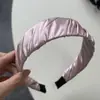 Faixa de Cabeça Plissada de Tecido Estilo Francês Larga para Mulheres 2025 Nova Faixa de Cabelo de Alta Coroa Pressão Acessório de Cabelo para Uso Diário