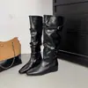 Botas de Caña Alta para Mujer de Otoño con Tacón de Plataforma Sin Tacón Alto Adelgazantes Puntera Cuadrada 2026 Botas de Piel Moda Botas de Motocicleta Plisadas Aumento Interno de Altura