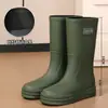 Botas de chuva versáteis para mulheres, modelo 2026, adequadas para uso ao ar livre, com solas antiderrapantes, forro de fleece e características impermeáveis; ideal para uso na cozinha como galochas ou botas de água