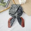 Lenço Quadrado Pequeno de Algodão e Linho Fino Fresco Respirável Feminino Macio Artístico Decorativo Lenço Pequeno Lenço de Verão Feminino Lenço Pequeno Versátil