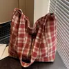 Bolsa Xadrez para Faculdade para Mulheres 2026 Nova Versátil Bolsa de Ombro Tote Estilo Relaxado Grande Capacidade Bolsa Transversal