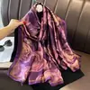 Nova Moda Estilo Primavera e Verão 2025 Lenço Longo de Seda Elegante Lenço Longo de Cetim Lijing para Mãe Leve Versátil para Viagem
