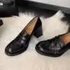 Mocassins de Salto Alto Estilo College para Mulheres 2026 Outono e Inverno Novos Bico Redondo Estilo Britânico Salto Grosso Slip-On Jk Sapatos de Couro