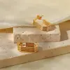 Pendientes de Cuerpo Electroplateados al Vacío de Acero de Titanio, Pendientes en Forma de U de Tres Líneas Tendencia Europea y Americana que No se Desvanecen para Mujeres, Accesorios Versátiles para el Día a Día