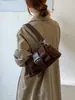 Bolsa de Hombro Cruzada Estilo Coreano de Diseño Nicho Estilo Motociclista para Mujer con Hebilla de Cinturón Moda para Viajes Diarios