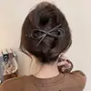 Presilha Torcida Vermelha Cereja Estilo Coreano 2026 Novo Modelo Grampo de Cabelo para Mulheres com Acabamento de Luxo e Acessório de Cabelo Fofo