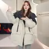 Jaqueta de Algodão com Capuz Color Block Fashionável Estilo Coreano para Mulheres, Super Moderna e Estilosa para o Inverno de 2026, Jaqueta Puffer de Corte Amplo para Figuras Baixas